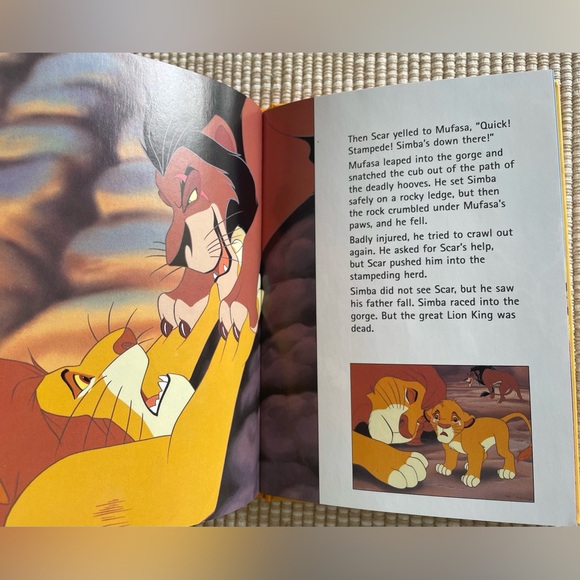 Treasury of Disney Classics in Musical Box - Picture 7 of 13
